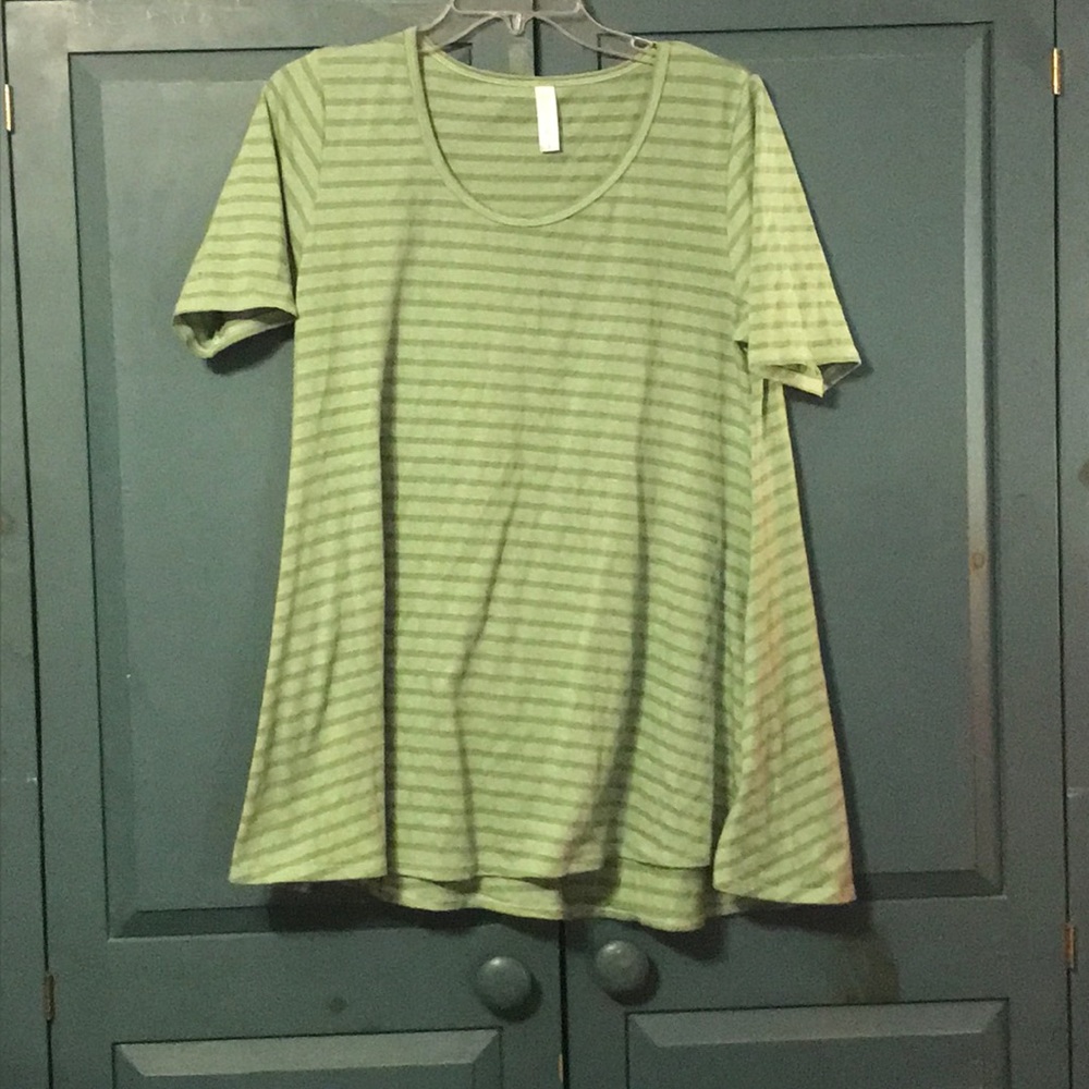 LuLaRoe Perfect T Shirt